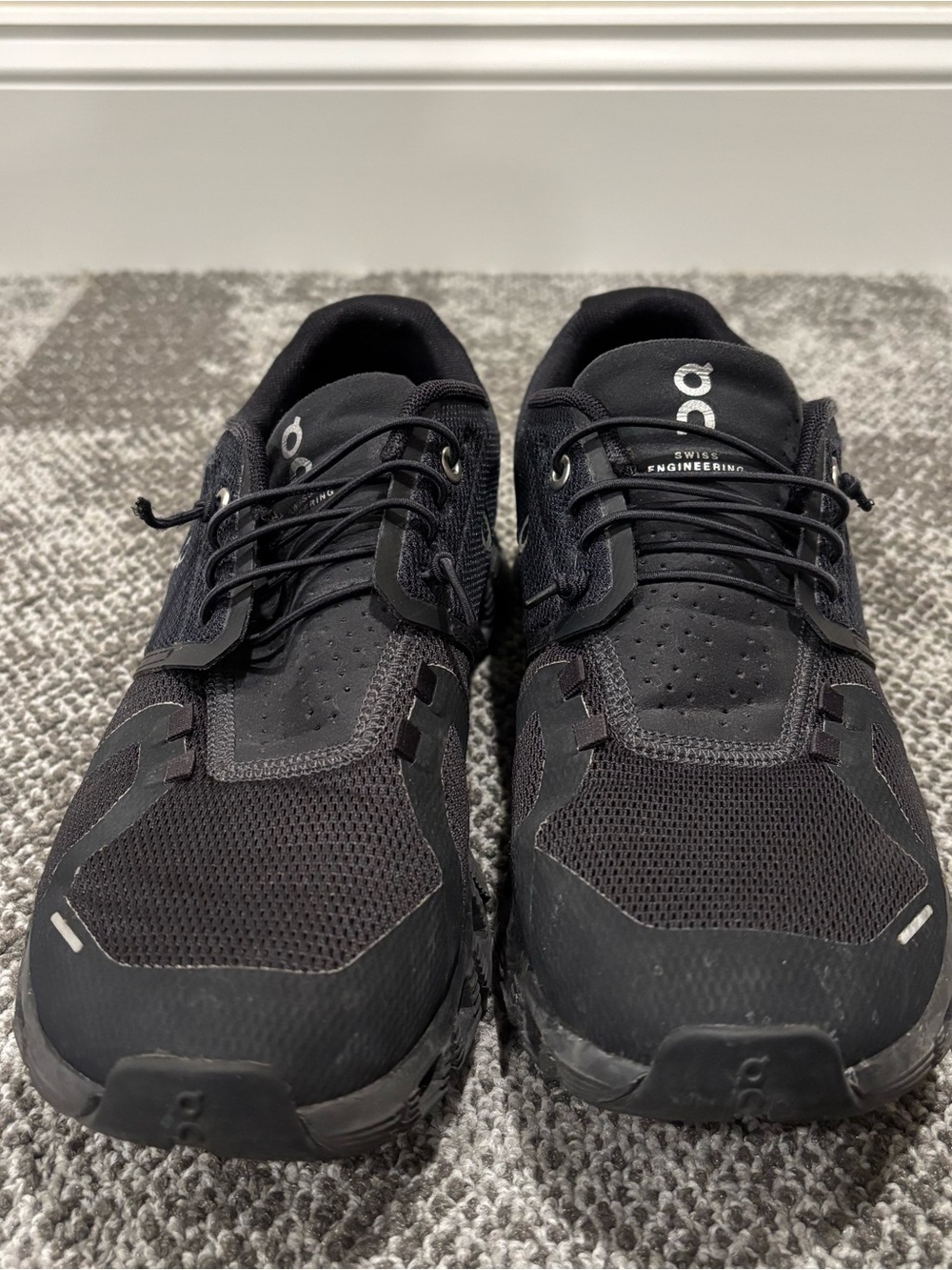 On Running Cloud 6 Triple Black Athletic Shoes Womens U.S. 9.5 - Picture 2 of 6